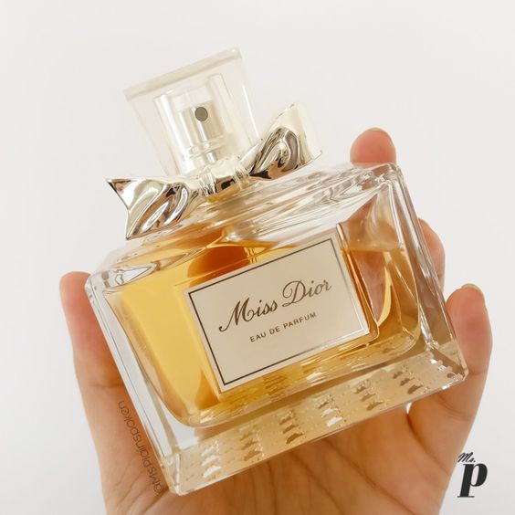 Review 5 Nước hoa Miss Dior mùi thơm quyến rũ đang HOT